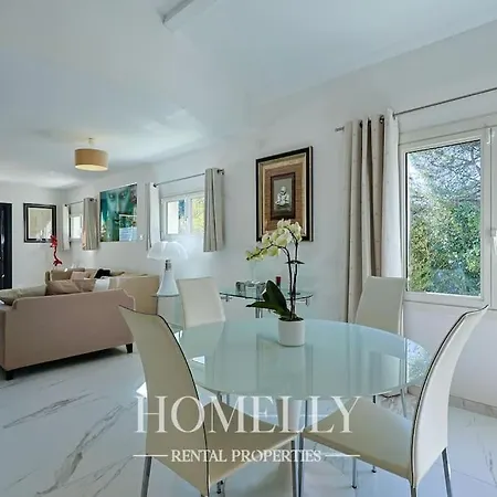 Elegante Avec Piscine A - Chrystal *